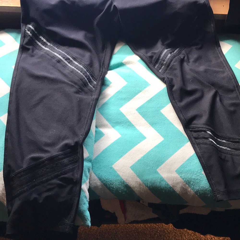A little above ankle work out pants with detail